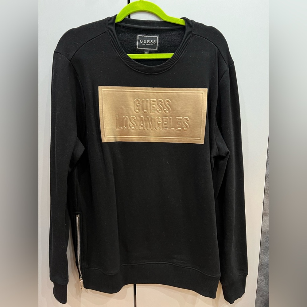 Men’s guess sweatshirt with zipper on the side